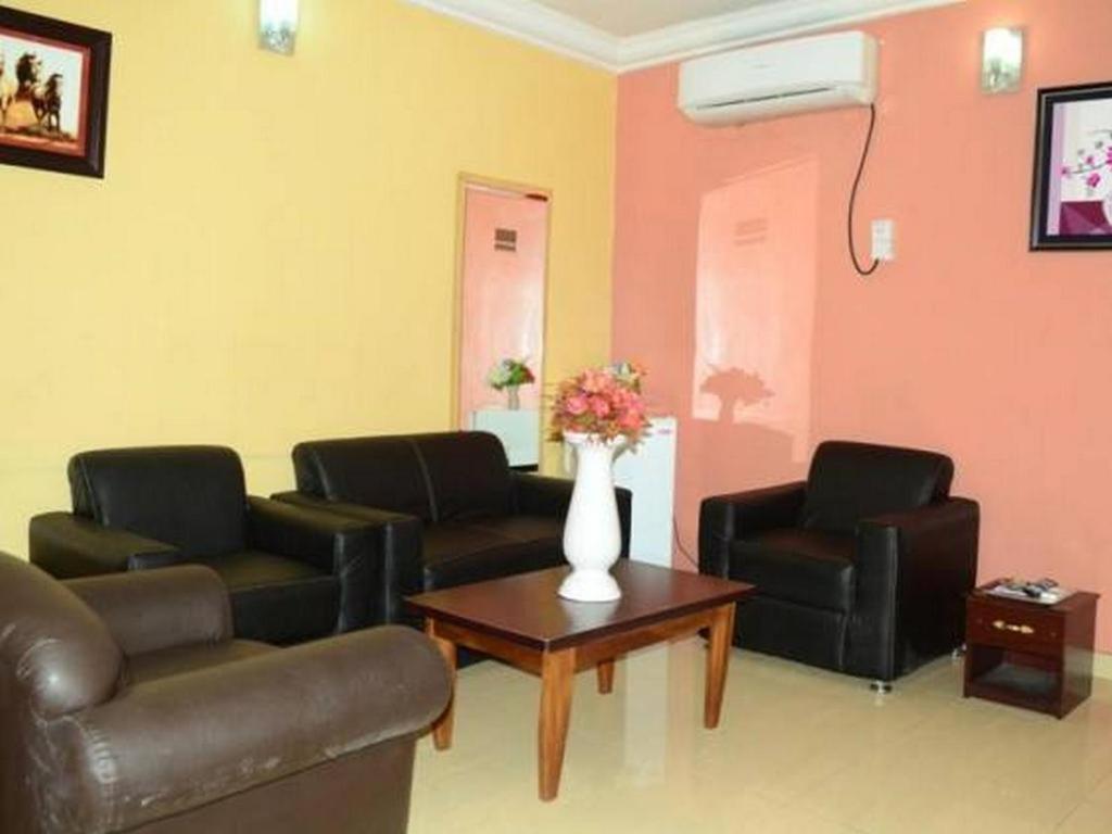 Newton Hotels Limited Owerri Extérieur photo