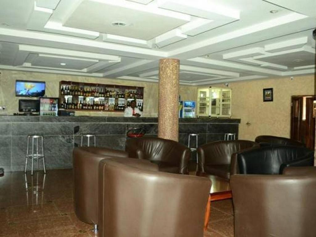 Newton Hotels Limited Owerri Extérieur photo